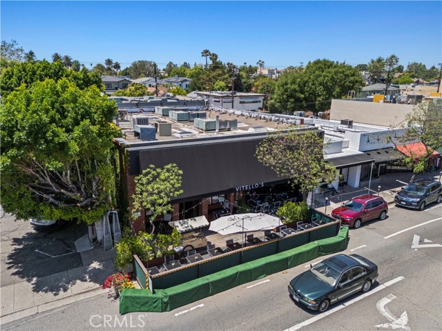 4180 Tujunga Avenue, Studio City CA: https://media.crmls.org/medias/e7e72e15-5232-4aaa-a8e8-a79802505999.jpg
