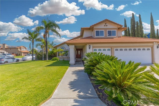 Detail Gallery Image 4 of 75 For 2488 W Summerset Dr, Rialto,  CA 92377 - 4 Beds | 3 Baths