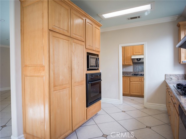 Detail Gallery Image 15 of 39 For 146 W Le Roy, Arcadia,  CA 91007 - 5 Beds | 5 Baths