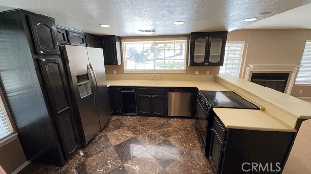 Detail Gallery Image 14 of 40 For 22962 Giant Fir Pl, Canyon Lake,  CA 92587 - 3 Beds | 2 Baths