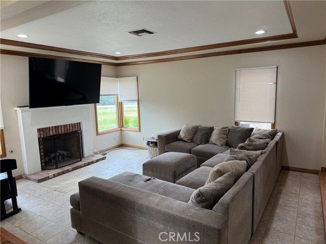 Detail Gallery Image 9 of 17 For 26650 Silverleaf Ln, Hemet,  CA 92544 - 4 Beds | 3 Baths