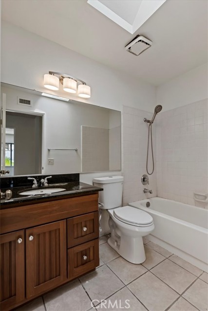 Detail Gallery Image 17 of 31 For 23943 via Rosa Linda, Valencia,  CA 91355 - 3 Beds | 2 Baths