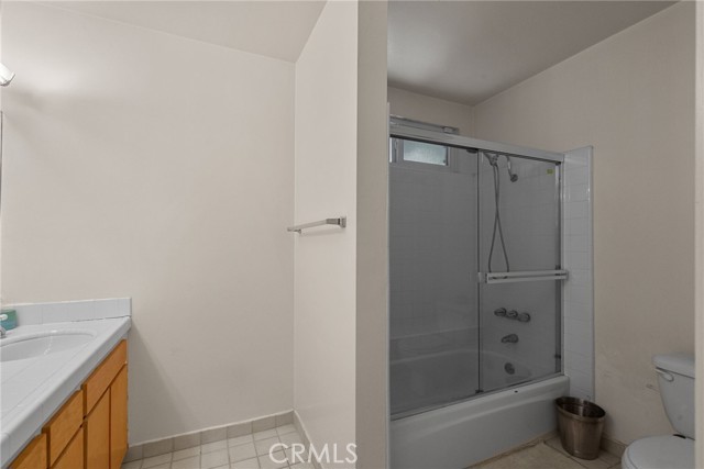 11821 Balboa, Granada Hills CA: https://media.crmls.org/medias/e7e93f07-cc24-4032-bda6-6bb9438c915a.jpg