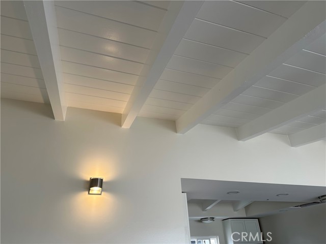 212 Marine Avenue, Manhattan Beach CA: https://media.crmls.org/medias/e7e979cb-5a20-4922-b1c0-92c8b3661d29.jpg