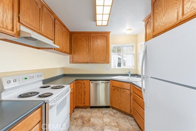 Detail Gallery Image 11 of 25 For 5246 Spearpoint, Weed,  CA 96094 - 2 Beds | 2/1 Baths