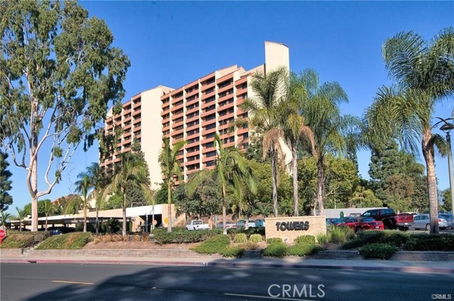 24055 Paseo Del Lago, Laguna Woods CA: https://media.crmls.org/medias/e7e9d548-3cc9-4ac3-aaee-ac710fafc740.jpg