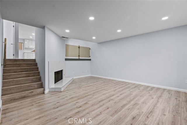 7130 Glade Avenue, Canoga Park CA: https://media.crmls.org/medias/e7e9f82d-6e16-494d-9170-d8564c9f914a.jpg