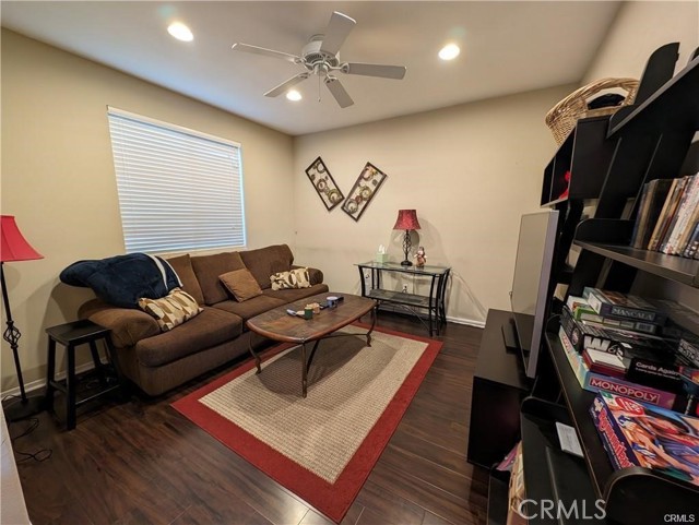 Detail Gallery Image 7 of 14 For 27976 Trillium Ln, Valencia,  CA 91354 - 3 Beds | 3 Baths