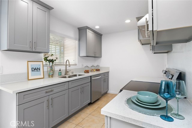 13301 Verde Street, Garden Grove CA: https://media.crmls.org/medias/e7eaa693-b3fb-479a-8654-c79c8527a9e8.jpg