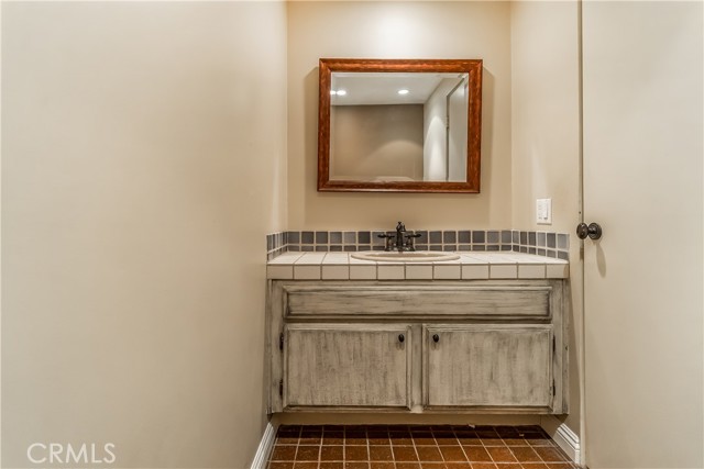 Detail Gallery Image 8 of 33 For 13236 Valleyheart #102,  Studio City,  CA 91604 - 2 Beds | 3 Baths