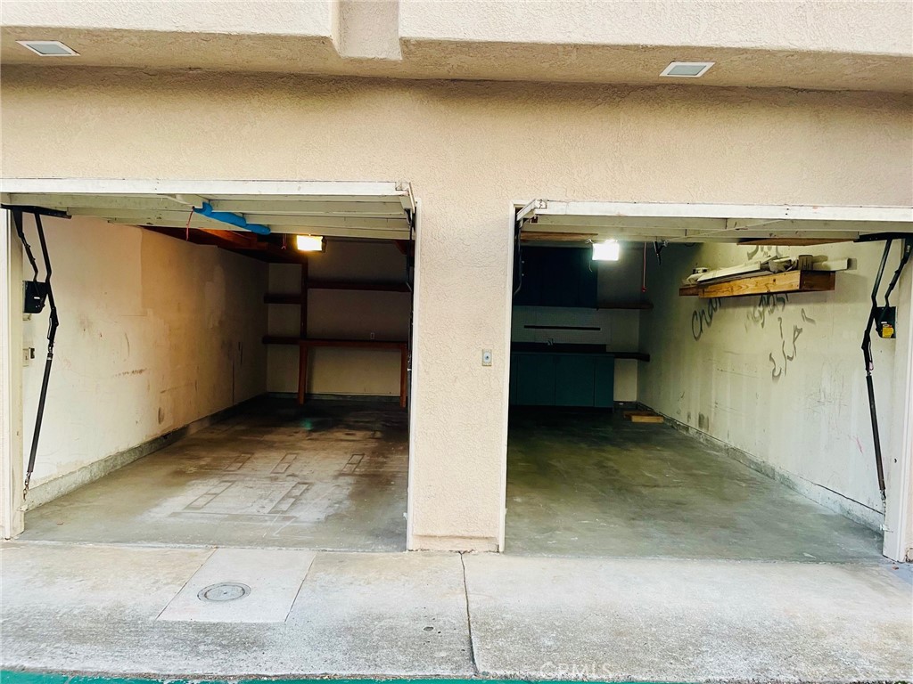 https://media.crmls.org/medias/e7ece4ec-2cc2-48a6-8592-ac6c905bf6a1.jpg?preset=X-Large