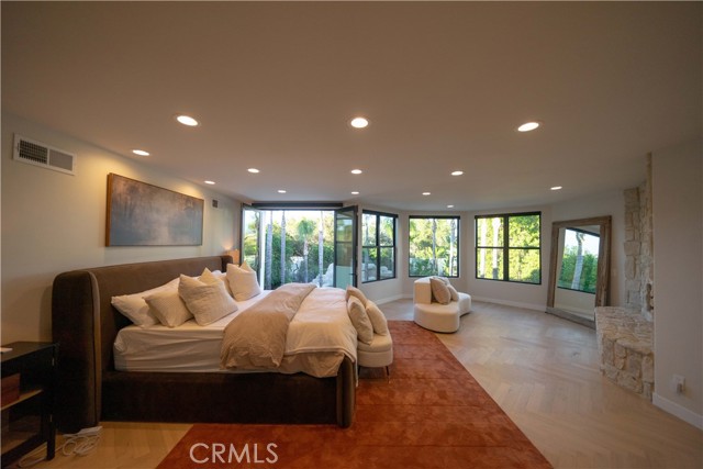 Detail Gallery Image 49 of 74 For 17437 Oak Creek Ct, Encino,  CA 91316 - 5 Beds | 5/1 Baths