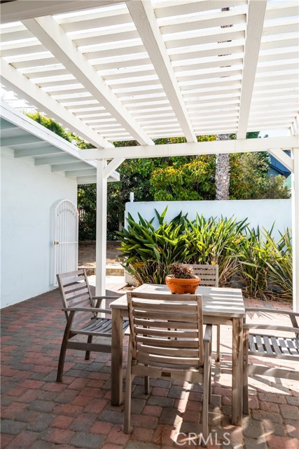 757 35th Street, Manhattan Beach, California 90266, 4 Bedrooms Bedrooms, ,2 BathroomsBathrooms,Residential,Sold,35th,SB21206332