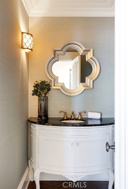Detail Gallery Image 39 of 48 For 2163 Crestview Dr, Laguna Beach,  CA 92651 - 3 Beds | 2/1 Baths