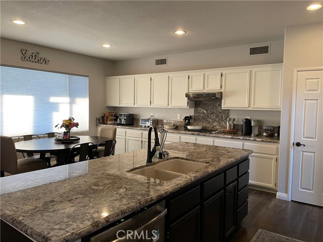Detail Gallery Image 19 of 46 For 13950 Guidera Dr, Rancho Cucamonga,  CA 91739 - 5 Beds | 3/1 Baths