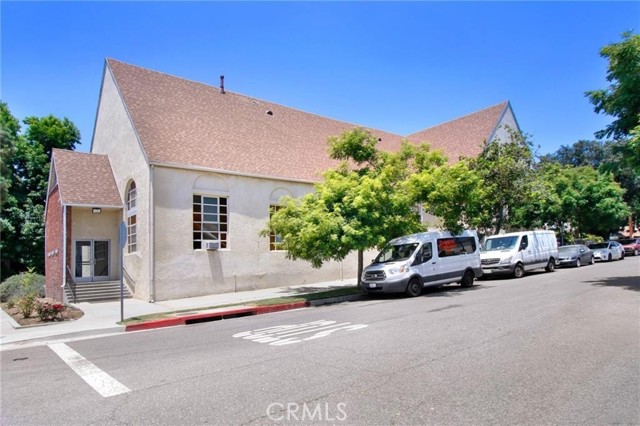 Image 2 of 46 For 724 Glenoaks Boulevard