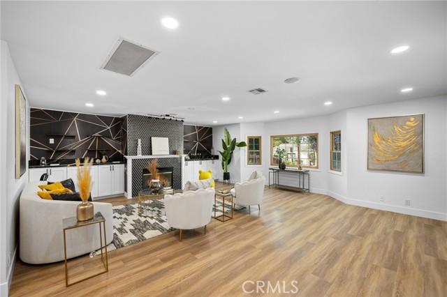 10638 Langmuir Avenue photo 2