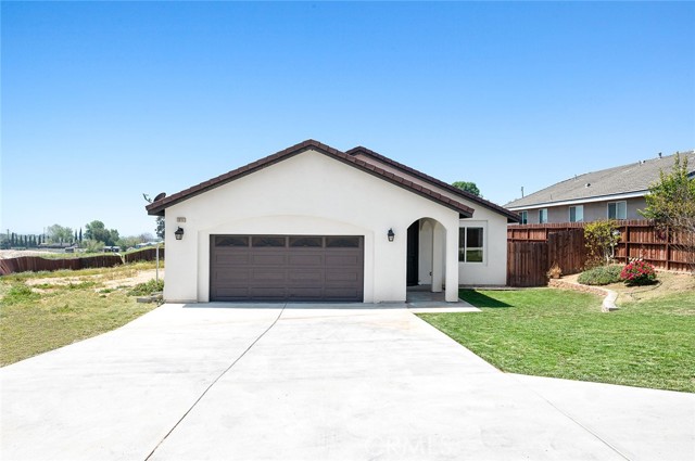 Detail Gallery Image 2 of 48 For 13172 6th Pl, Yucaipa,  CA 92399 - 4 Beds | 2/1 Baths