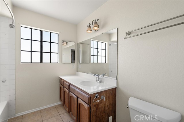 2599 Walnut, 128 photo 15