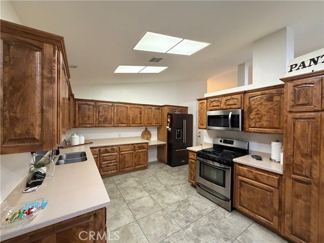 Detail Gallery Image 8 of 31 For 40833 Caballero, Cherry Valley,  CA 92223 - 2 Beds | 2 Baths