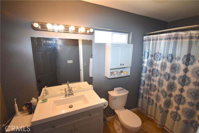 Detail Gallery Image 13 of 16 For 14247 Mission St, Oak Hills,  CA 92344 - 3 Beds | 2 Baths