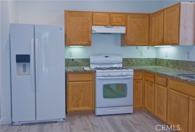 6163 S Hills Way, Fontana CA: https://media.crmls.org/medias/e7f2323e-87a0-43fc-b098-5e2aada9acbd.jpg