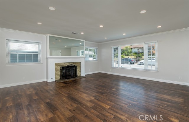 Detail Gallery Image 2 of 34 For 3602 Encinal Ave, La Crescenta,  CA 91214 - 4 Beds | 3 Baths