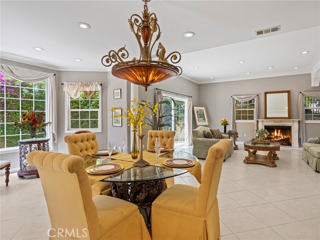 5815 Irving Avenue, La Crescenta CA: https://media.crmls.org/medias/e7f26d22-5289-454b-b31c-6629557996ee.jpg