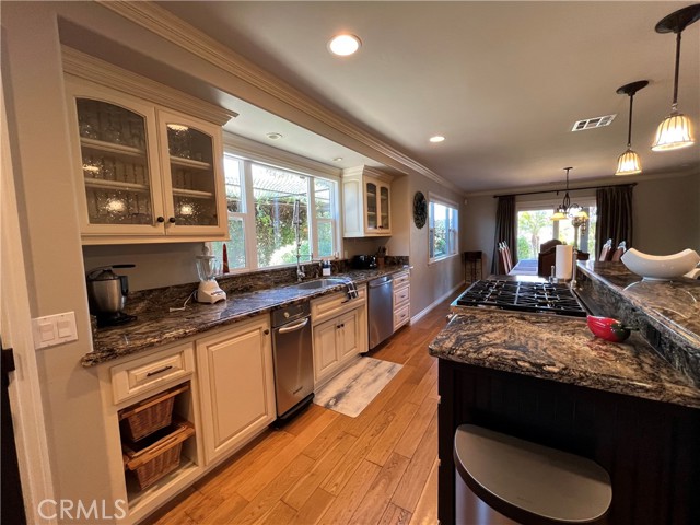 Detail Gallery Image 6 of 25 For 41270 via Del Toronjo, Temecula,  CA 92592 - 4 Beds | 3/1 Baths