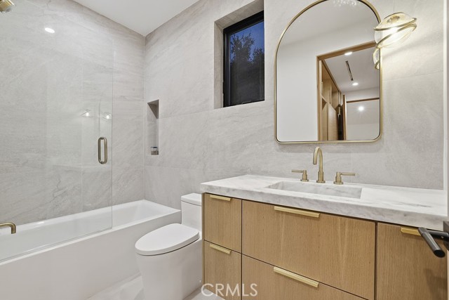 Detail Gallery Image 16 of 22 For 4617 Atoll Ave, Sherman Oaks,  CA 91423 - 5 Beds | 5 Baths