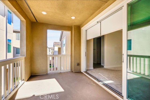 670 Athos, Lake Forest CA: https://media.crmls.org/medias/e7f2e4df-79ff-4d12-98c2-d90589f16eef.jpg