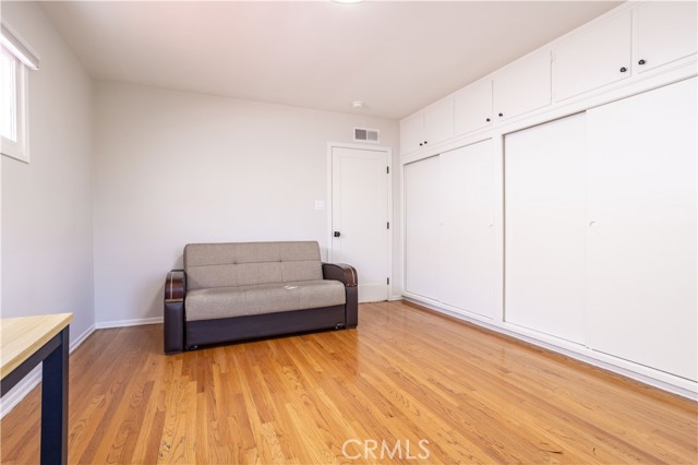 Detail Gallery Image 12 of 17 For 8534 Bothwell Rd, Northridge,  CA 91324 - 4 Beds | 2 Baths