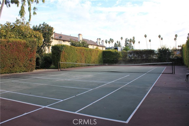 Detail Gallery Image 8 of 12 For 7304 Corbin Ave #F,  Reseda,  CA 91335 - 1 Beds | 1 Baths