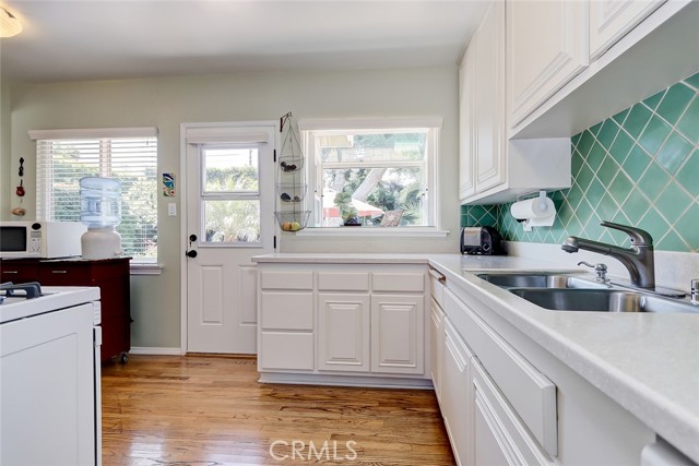 2210 Earle Court, Redondo Beach, California 90278, 3 Bedrooms Bedrooms, ,2 BathroomsBathrooms,Residential,Sold,Earle,SB22146136