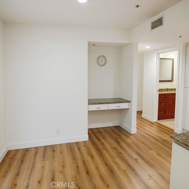 Detail Gallery Image 5 of 15 For 1819 Holmby #104,  Los Angeles,  CA 90025 - 2 Beds | 3 Baths