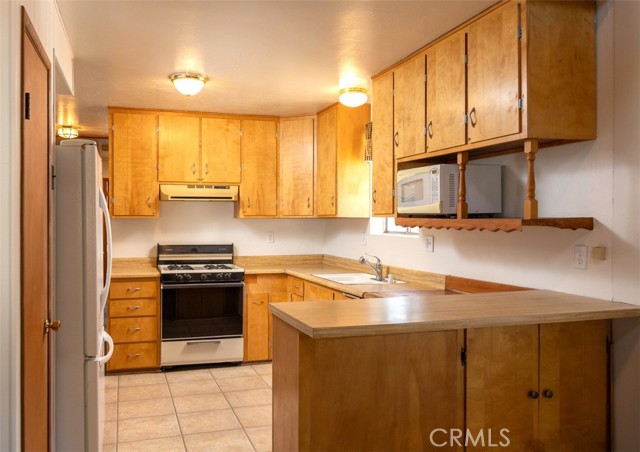 Detail Gallery Image 14 of 36 For 344 Downey Dr, Big Bear City,  CA 92314 - 4 Beds | 2/1 Baths