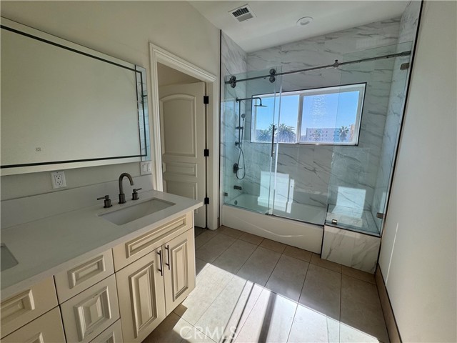 Detail Gallery Image 5 of 6 For 1598 Long Beach, Long Beach,  CA 90813 - 1 Beds | 1 Baths