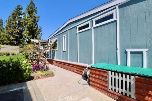 12623 Lake Frost Way, La Mirada CA: https://media.crmls.org/medias/e7f50b18-c5e4-4b44-9294-4c2d87064986.jpg
