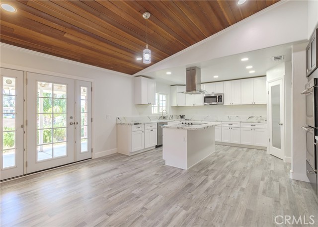 29698 Vacation Drive, Canyon Lake CA: https://media.crmls.org/medias/e7f50bfd-6075-4817-9bff-9985aa77367e.jpg