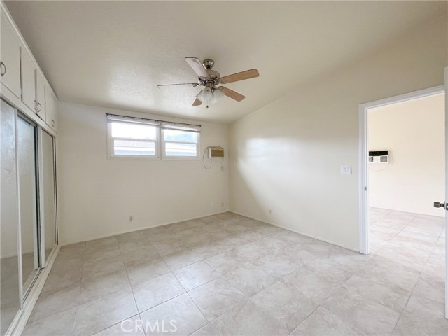 284 N Palm Avenue, Upland CA: https://media.crmls.org/medias/e7f54547-11ee-4a3c-85f6-fc6735912685.jpg