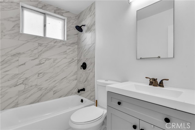 Detail Gallery Image 8 of 16 For 14147 Arrowhead Dr, Victorville,  CA 92395 - 4 Beds | 2 Baths