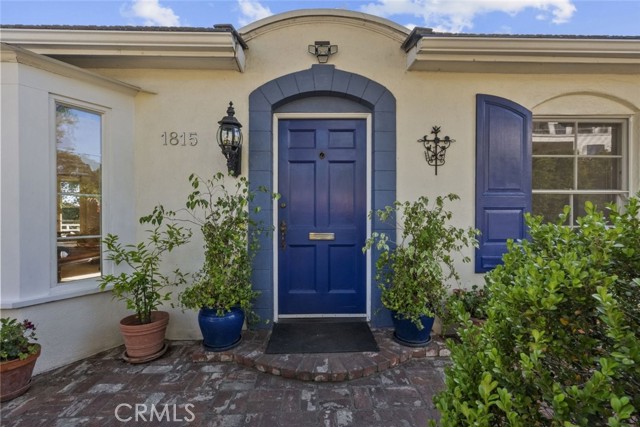 1815 Las Flores Drive, Glendale CA: https://media.crmls.org/medias/e7f5a8f9-b5f5-4282-98fc-c7b67285cd8a.jpg