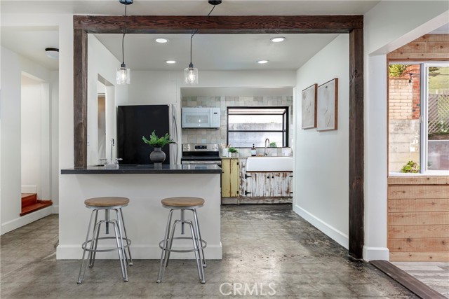 Detail Gallery Image 10 of 28 For 230 Chaney Ave, Cayucos,  CA 93430 - 3 Beds | 2 Baths