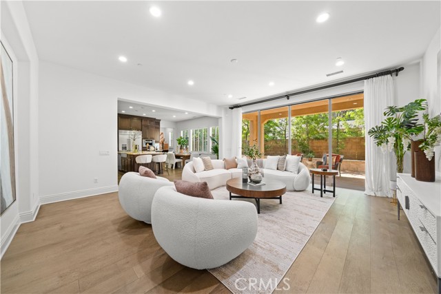 Detail Gallery Image 7 of 28 For 18 Windrow Rd, Tustin,  CA 92782 - 6 Beds | 5/1 Baths