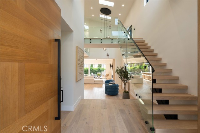1721 Oak Avenue, Manhattan Beach CA: https://media.crmls.org/medias/e7f6c1ee-44a8-4ebb-84fe-21c8218d74f7.jpg
