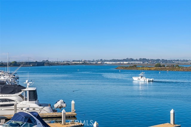 Detail Gallery Image 17 of 48 For 16255 Pacific Cir #204,  Huntington Beach,  CA 92649 - 3 Beds | 3 Baths