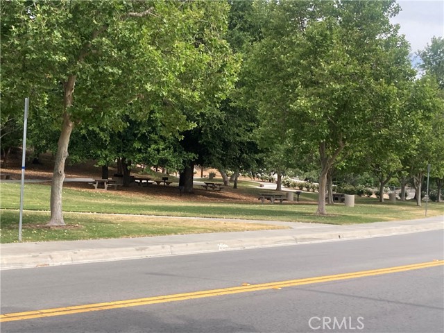 28769 Magnolia Way, Saugus CA: https://media.crmls.org/medias/e7f73fc2-dcb4-4e71-b8e6-77c23bfb6d46.jpg