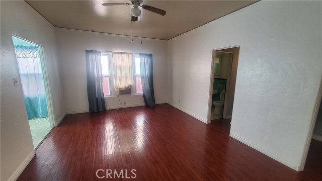 5723 Huntington N Drive, Los Angeles CA: https://media.crmls.org/medias/e7f75c6c-fe96-4d95-a14c-26101e4cd649.jpg