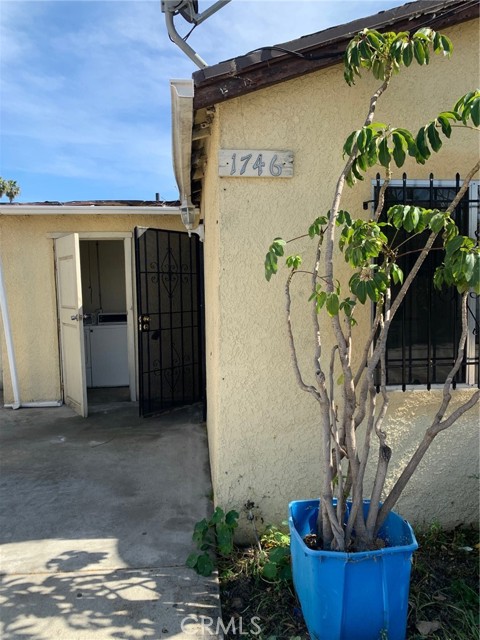 Detail Gallery Image 2 of 34 For 1742 W 82nd, Los Angeles,  CA 90047 - – Beds | – Baths