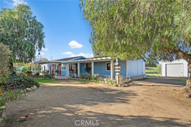 Detail Gallery Image 4 of 71 For 31615 Leon, Winchester,  CA 92596 - 4 Beds | 2 Baths